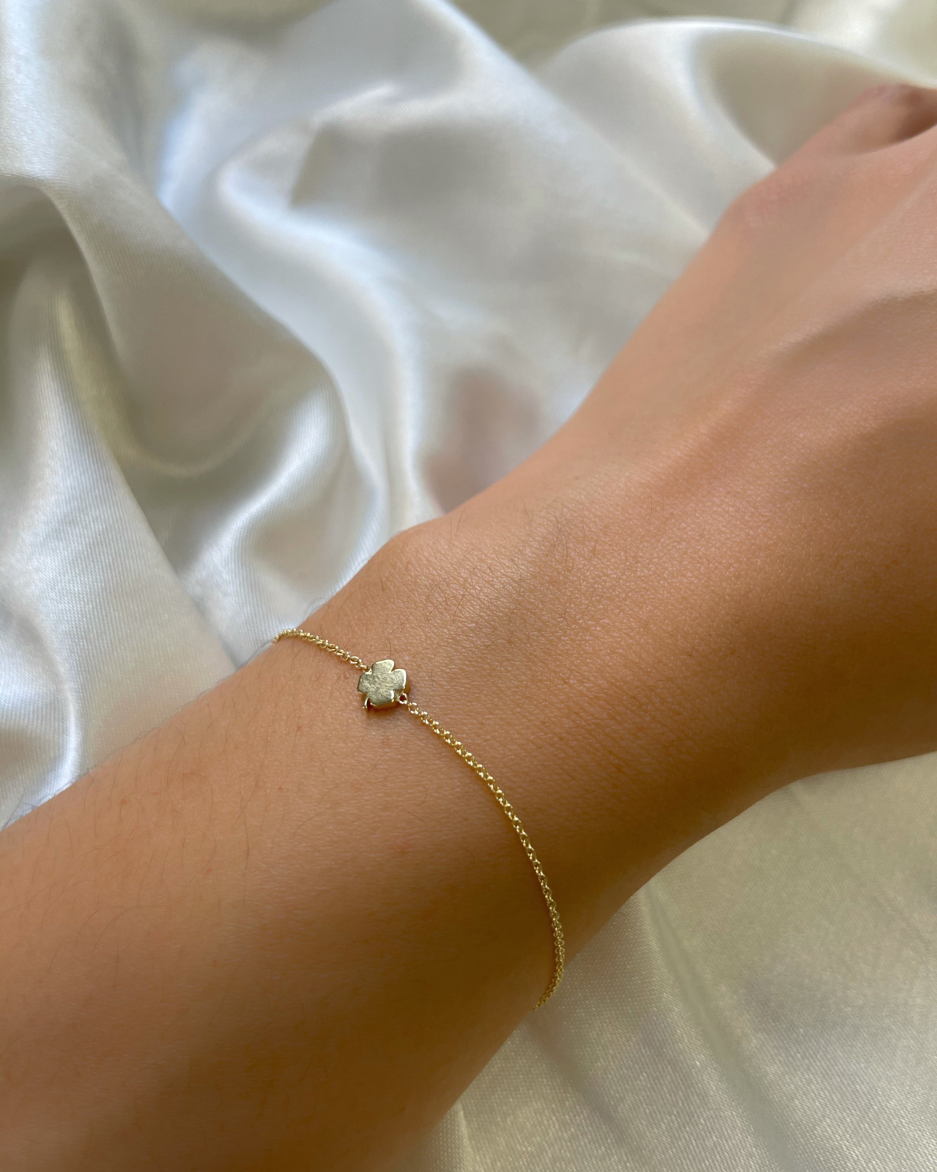 Zoe Lev 14k Gold Tiny Clover Bracelet