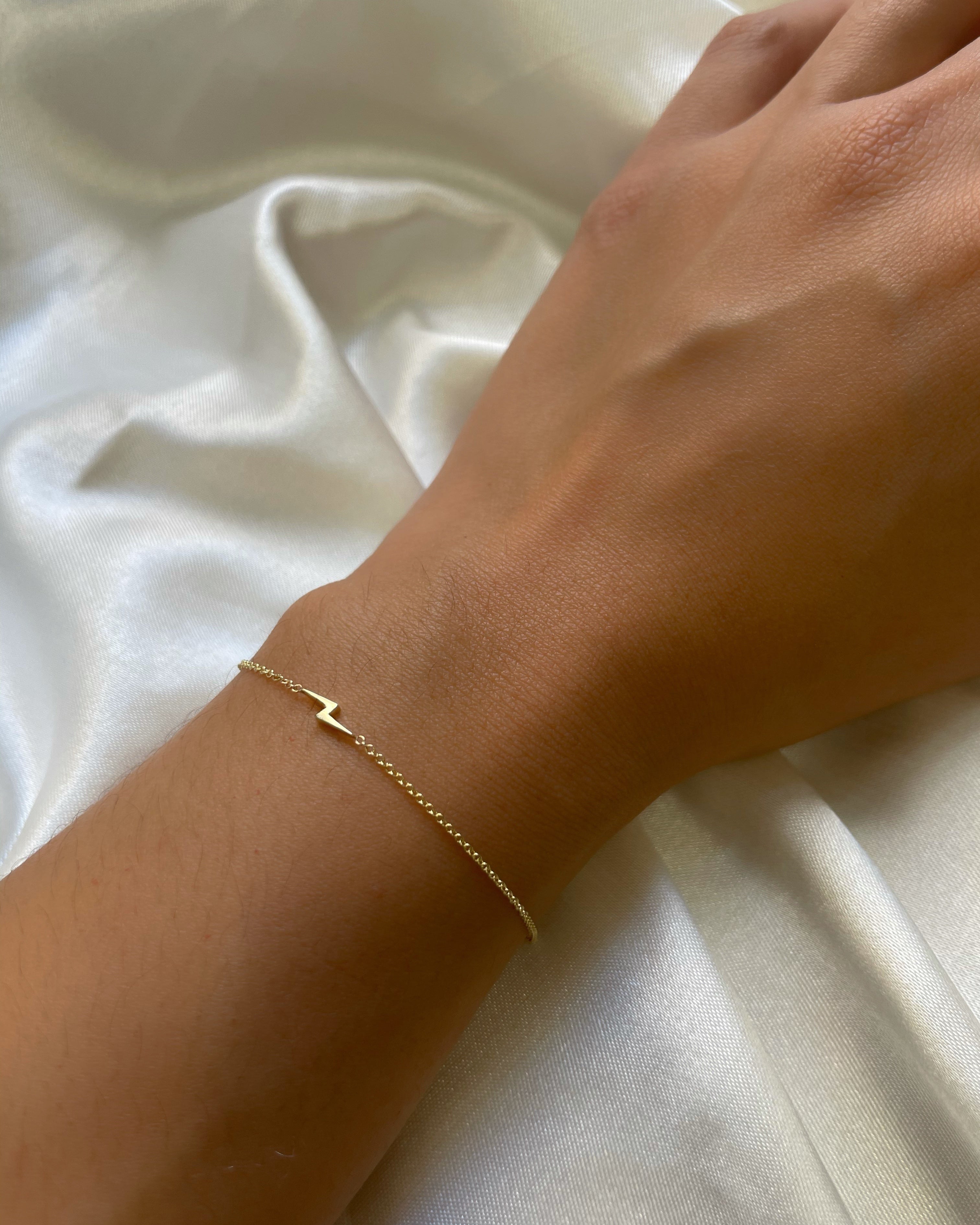 Zoe Lev 14k Gold Tiny Lightning Bolt Bracelet