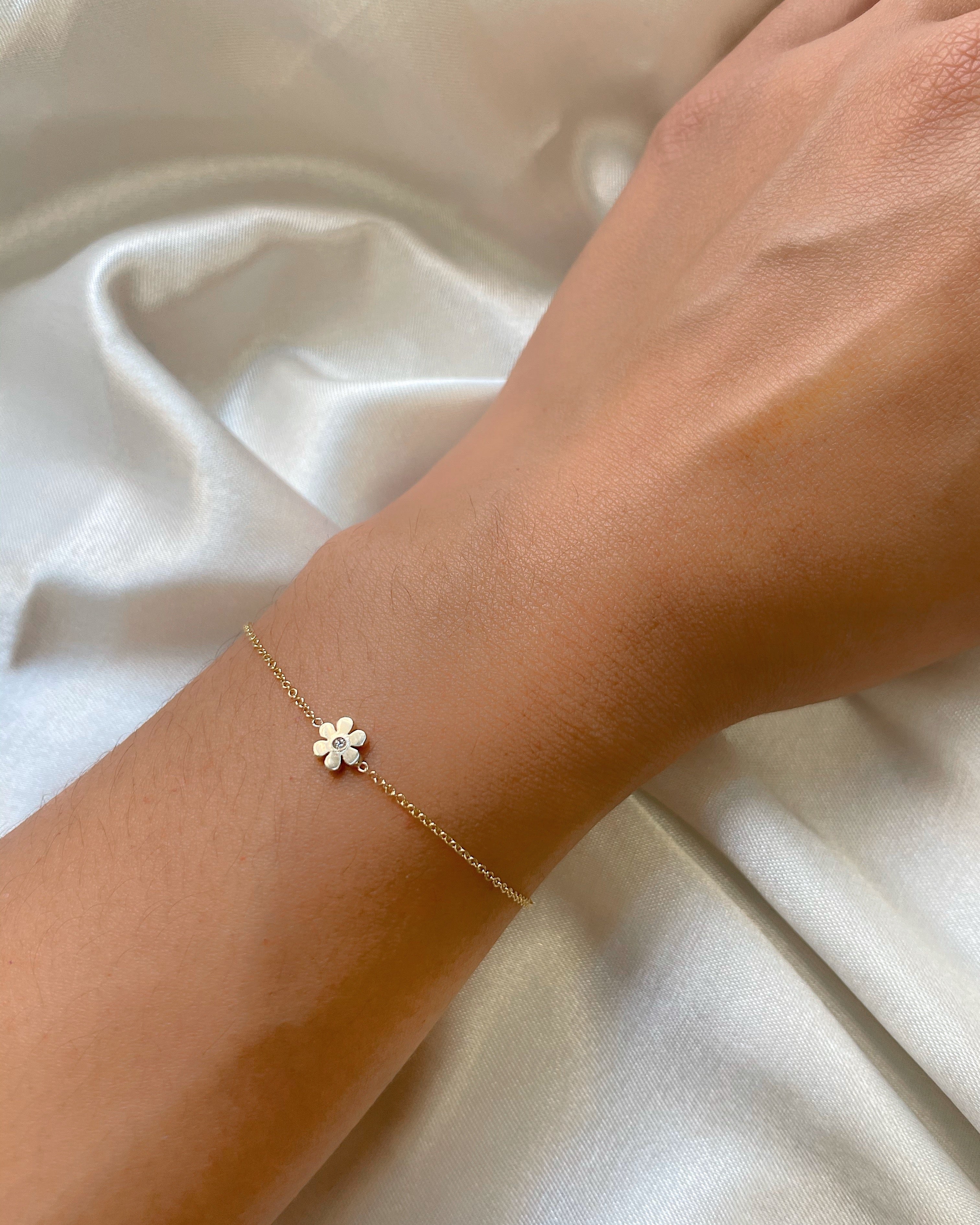 Zoe Lev 14k Gold Tiny Flower Bracelet With Diamond
