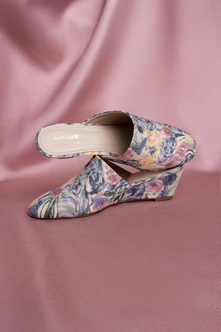 Larroudé X Markarian Venice Wedge In Ash Blue Floral Demetra