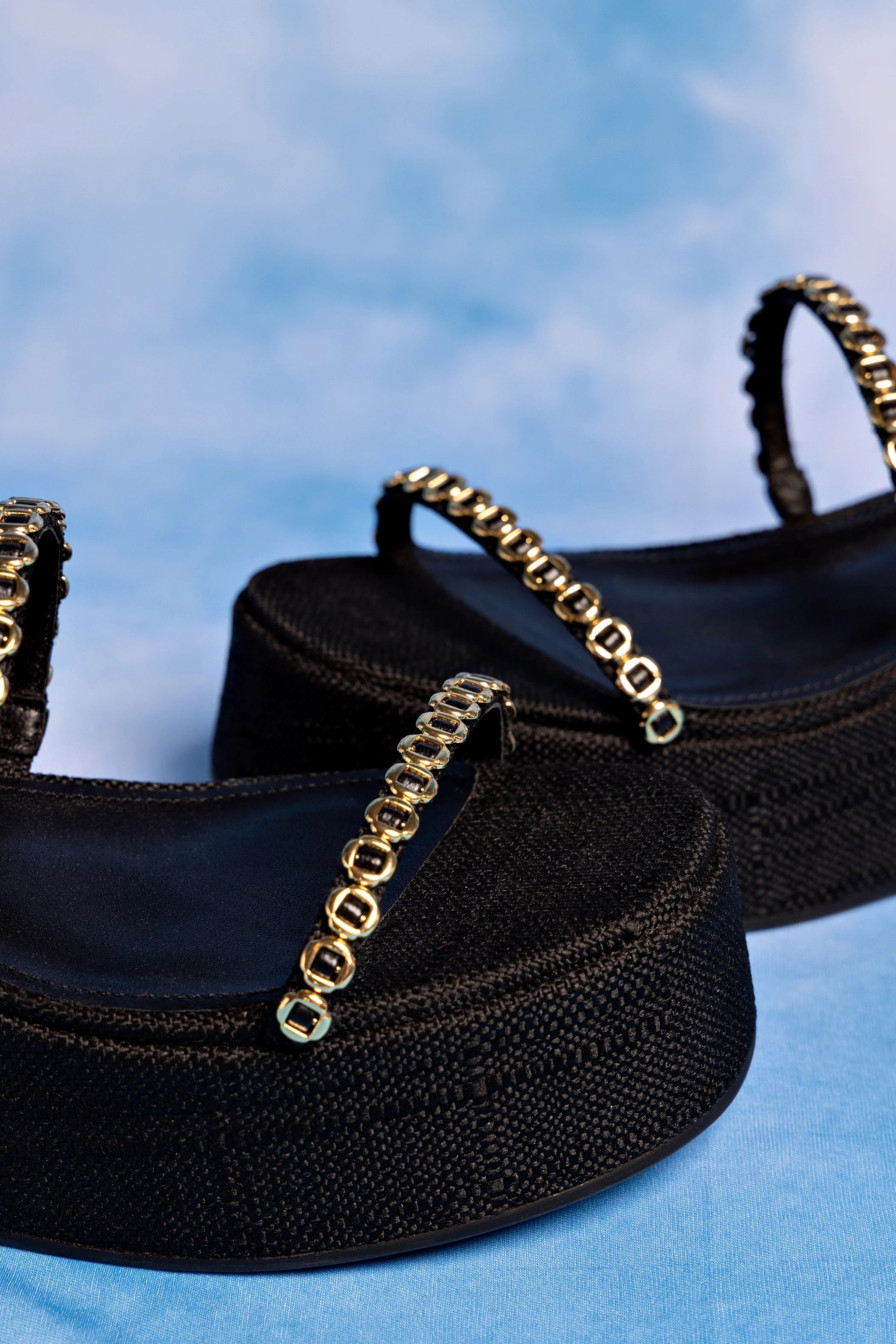 Larroude Gio Milanina Flatform Sandal In Black Raffia