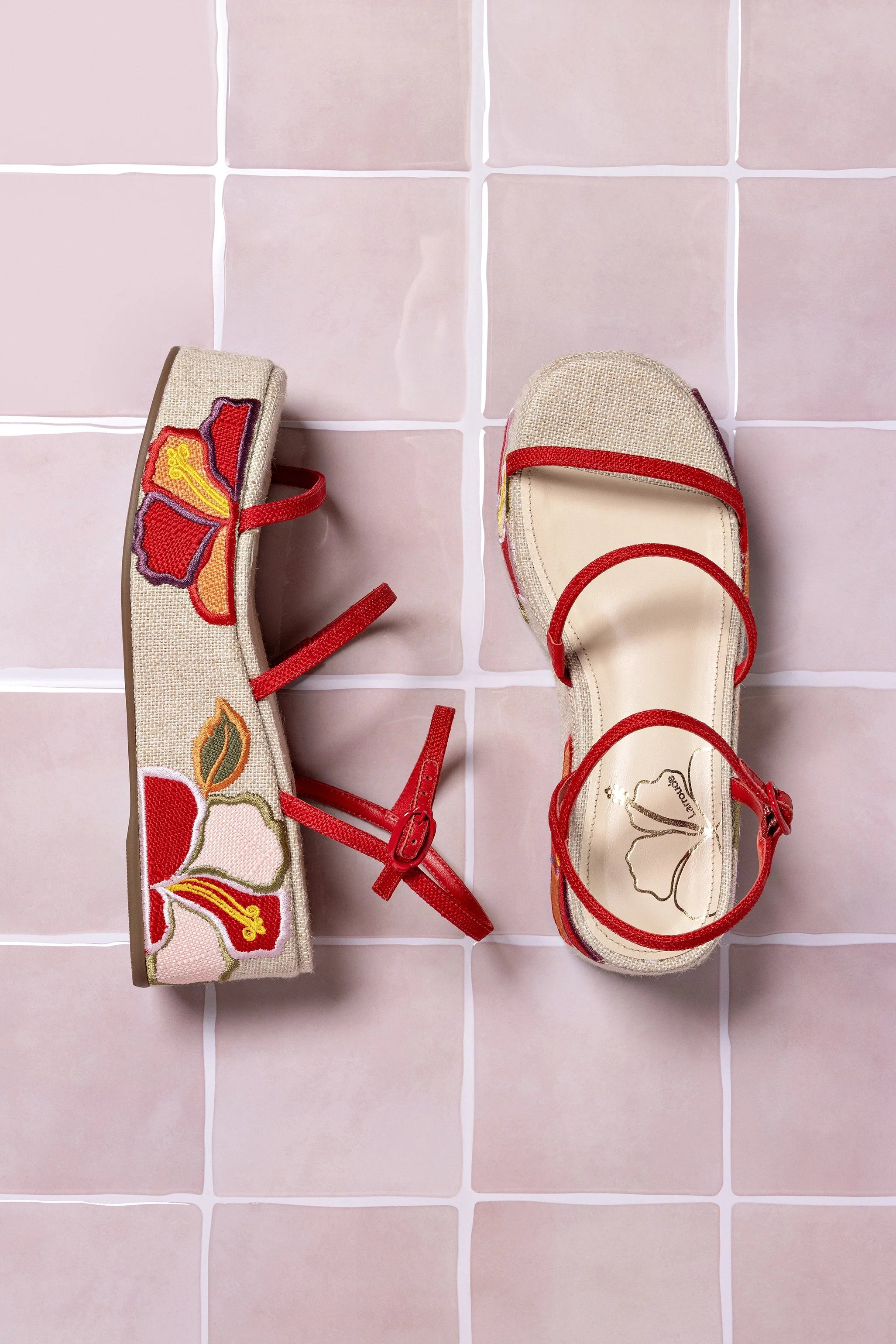 Larroude Gio Flatform Sandal In Scarlet Raffia And Hibiscus Embroidery
