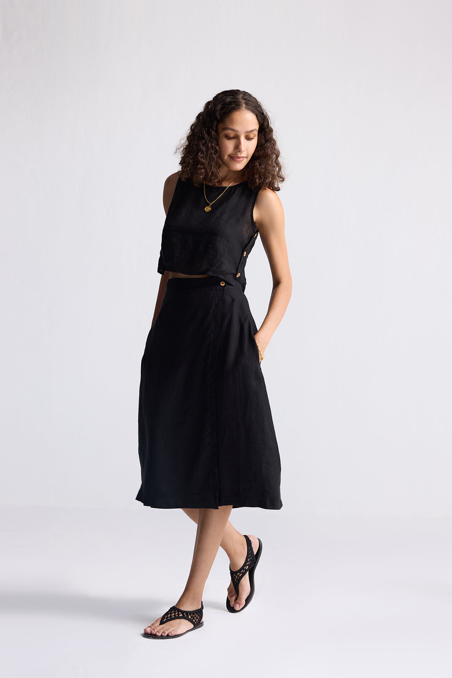 Reistor Boxy Crop Top in Black