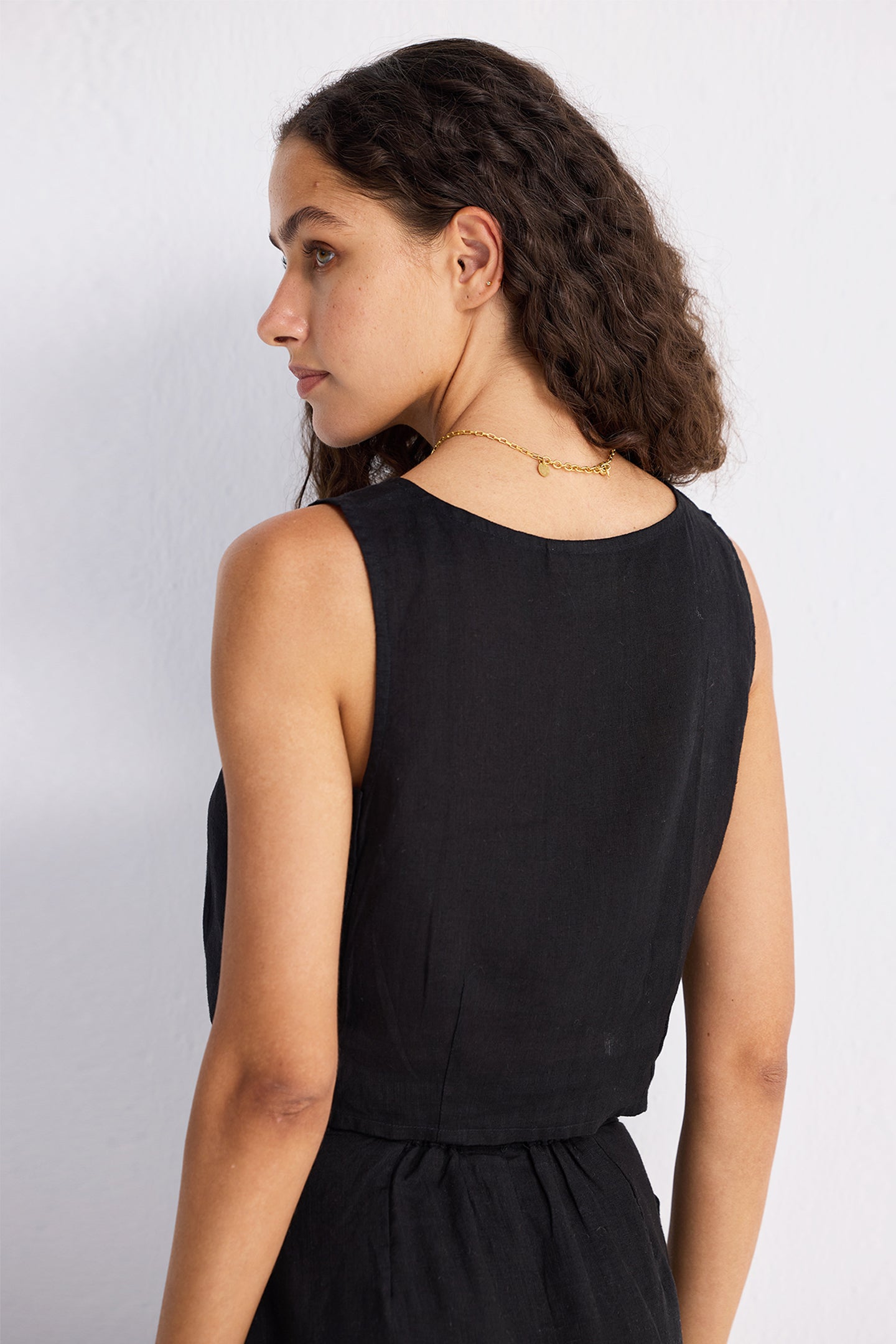 Reistor Boxy Crop Top in Black