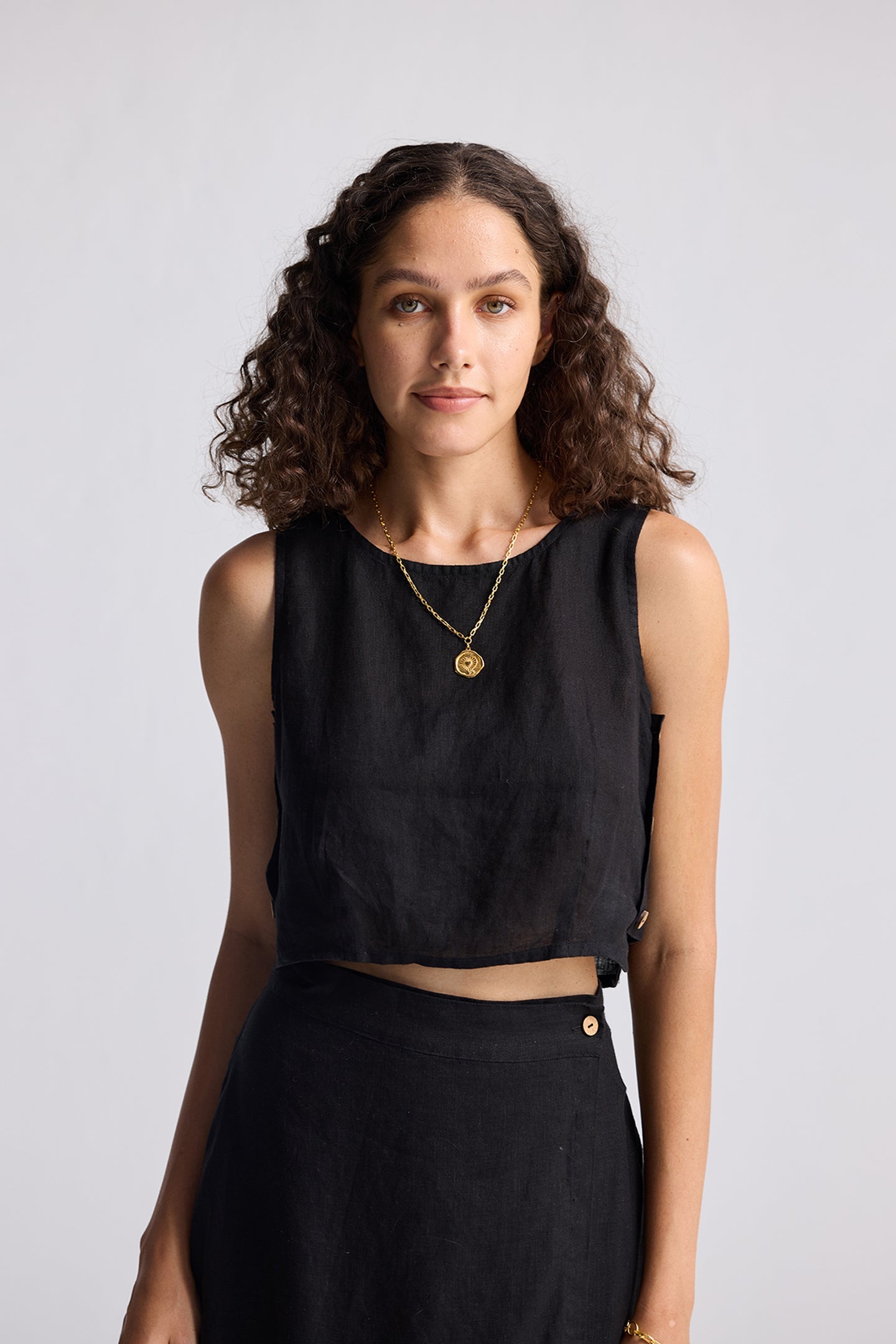 Reistor Boxy Crop Top in Black