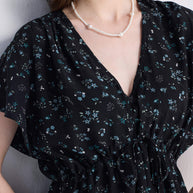 Reistor Gathered Knee-length Dress in Dark Blue Florals