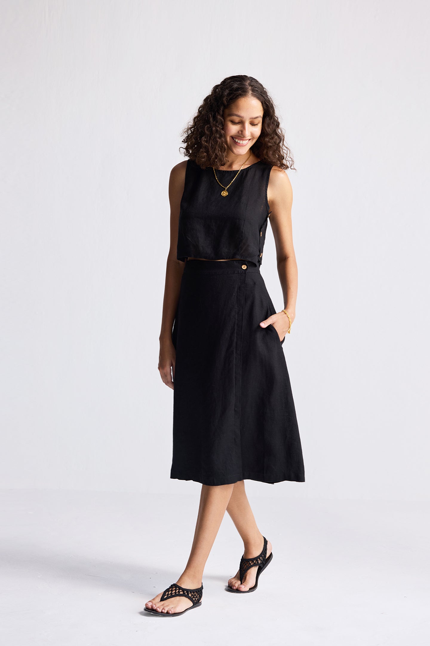 Reistor Overlap Midi Skirt in Black