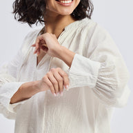 Reistor Relaxed Fit Top with Front-tie in Cream