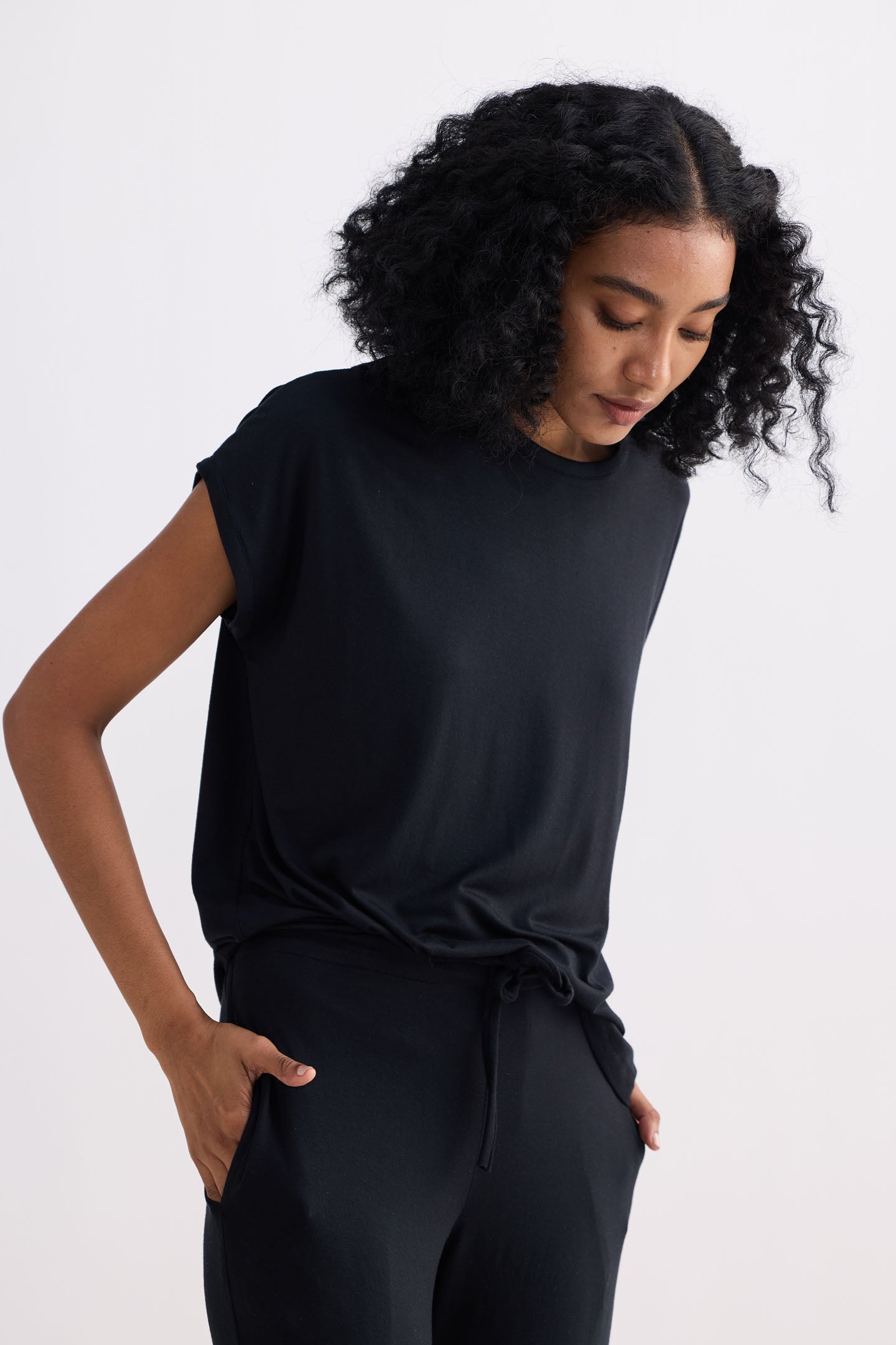 Reistor Relaxed Tee in Black