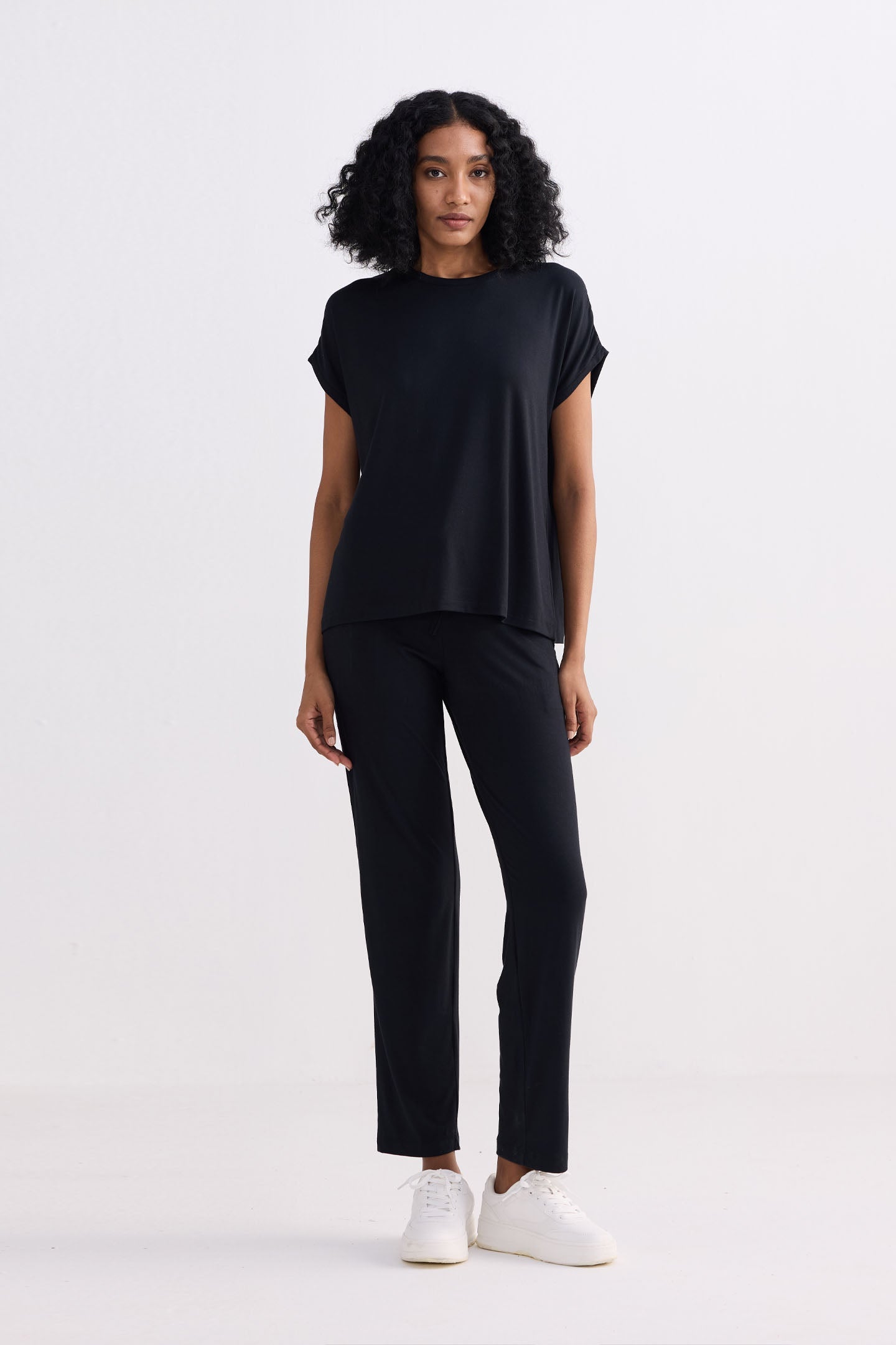 Reistor Relaxed Tee in Black