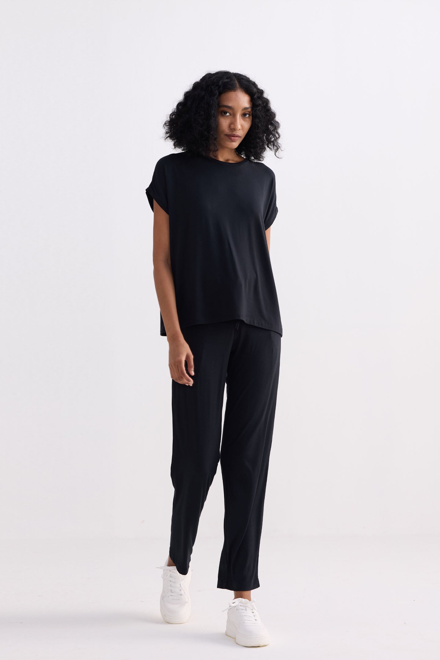 Reistor Relaxed Tee in Black