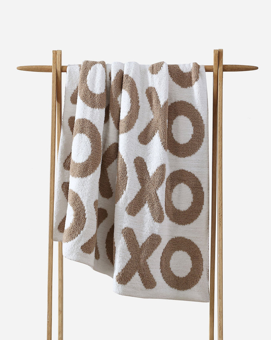 Sunday Citizen XOXO Throw Blanket (more Colors)