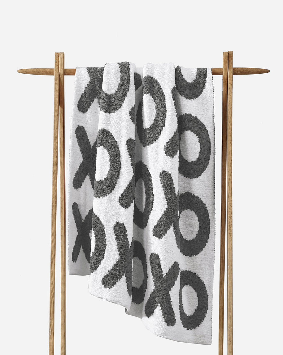 Sunday Citizen XOXO Throw Blanket (more Colors)