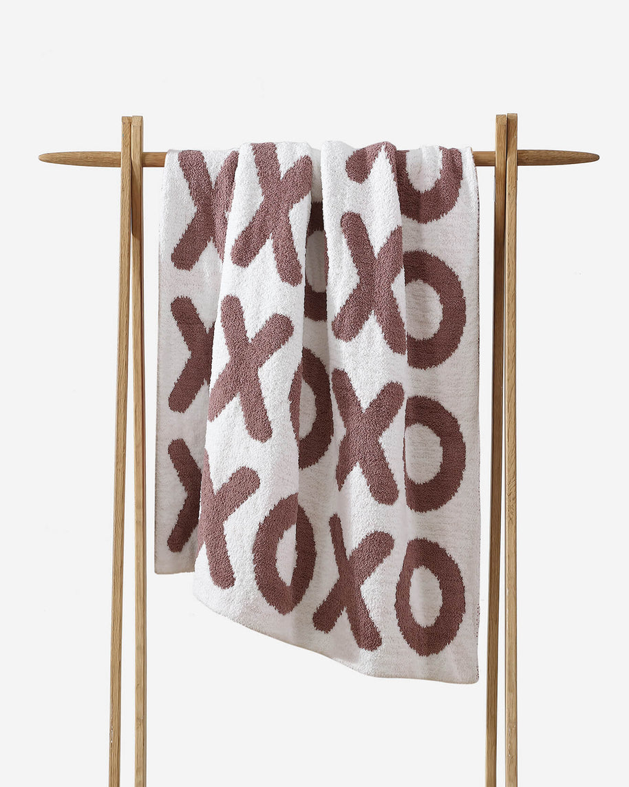 Sunday Citizen XOXO Throw Blanket (more Colors)