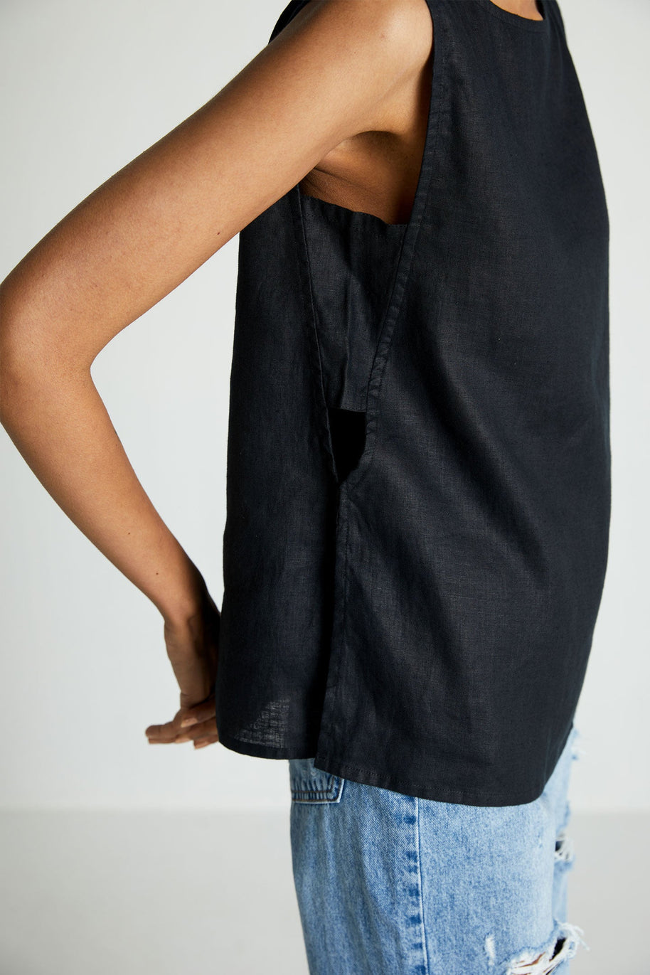 Reistor The Black in Business Top