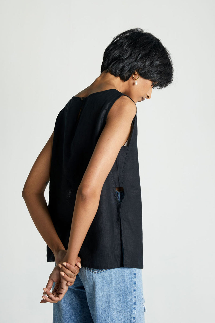 Reistor The Black in Business Top