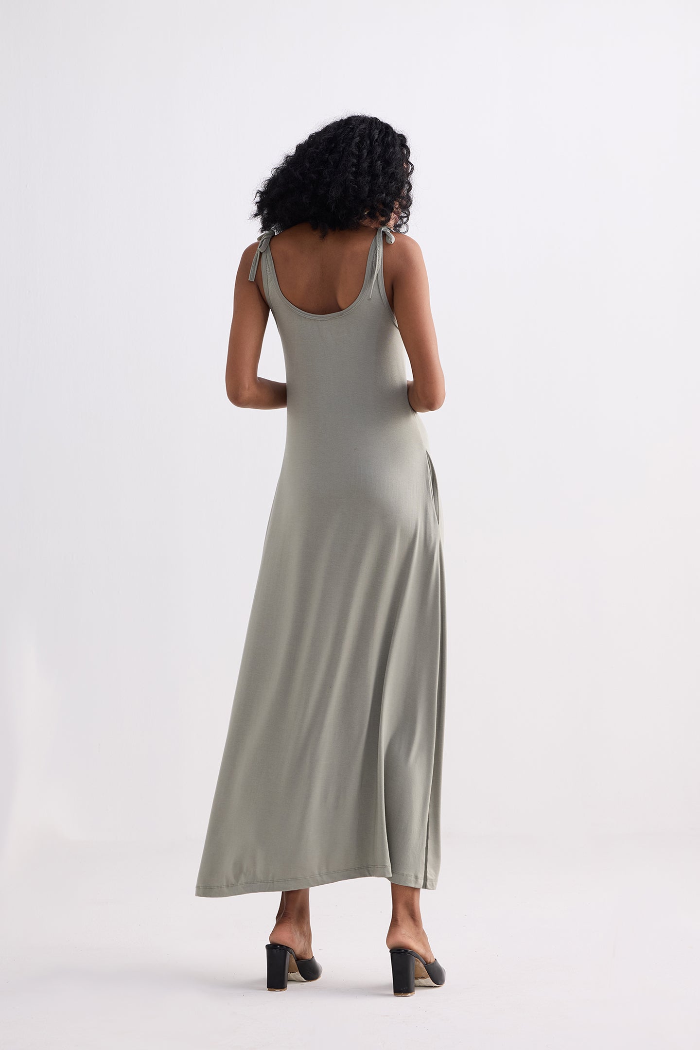 Reistor Tie-Detail Maxi Dress in Light Olive