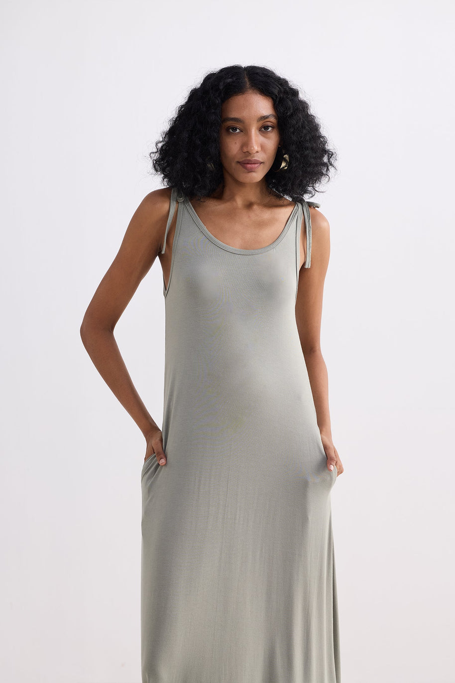 Reistor Tie-Detail Maxi Dress in Light Olive