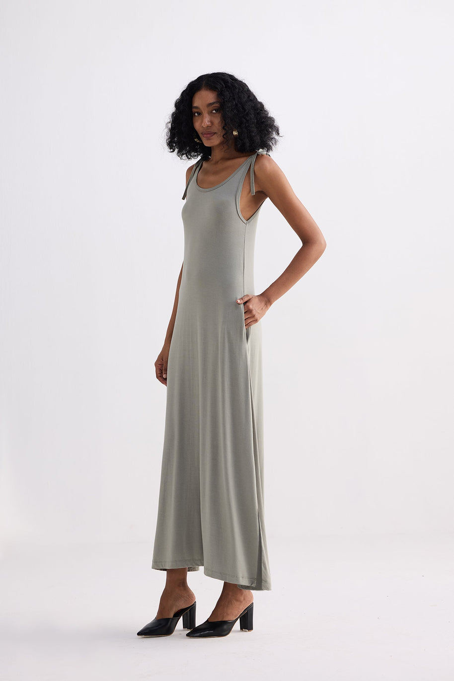 Reistor Tie-Detail Maxi Dress in Light Olive
