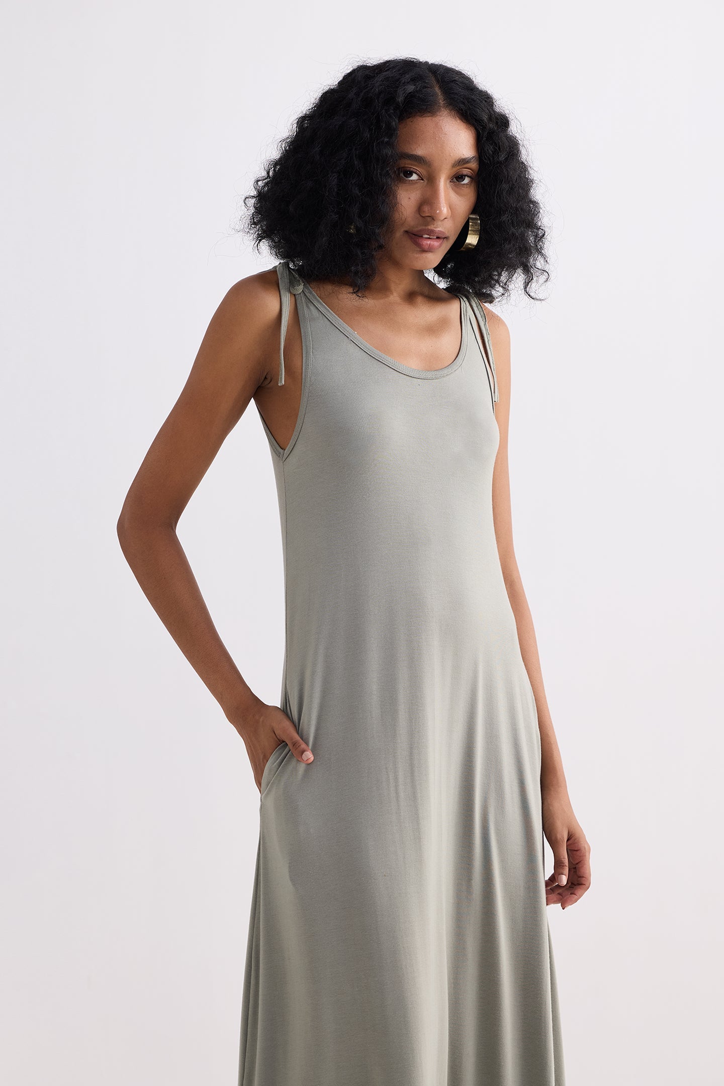 Reistor Tie-Detail Maxi Dress in Light Olive