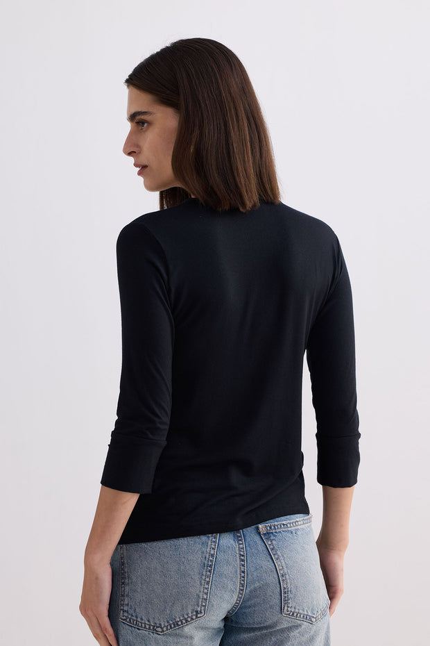 Twist Front Knit Shirt In Black