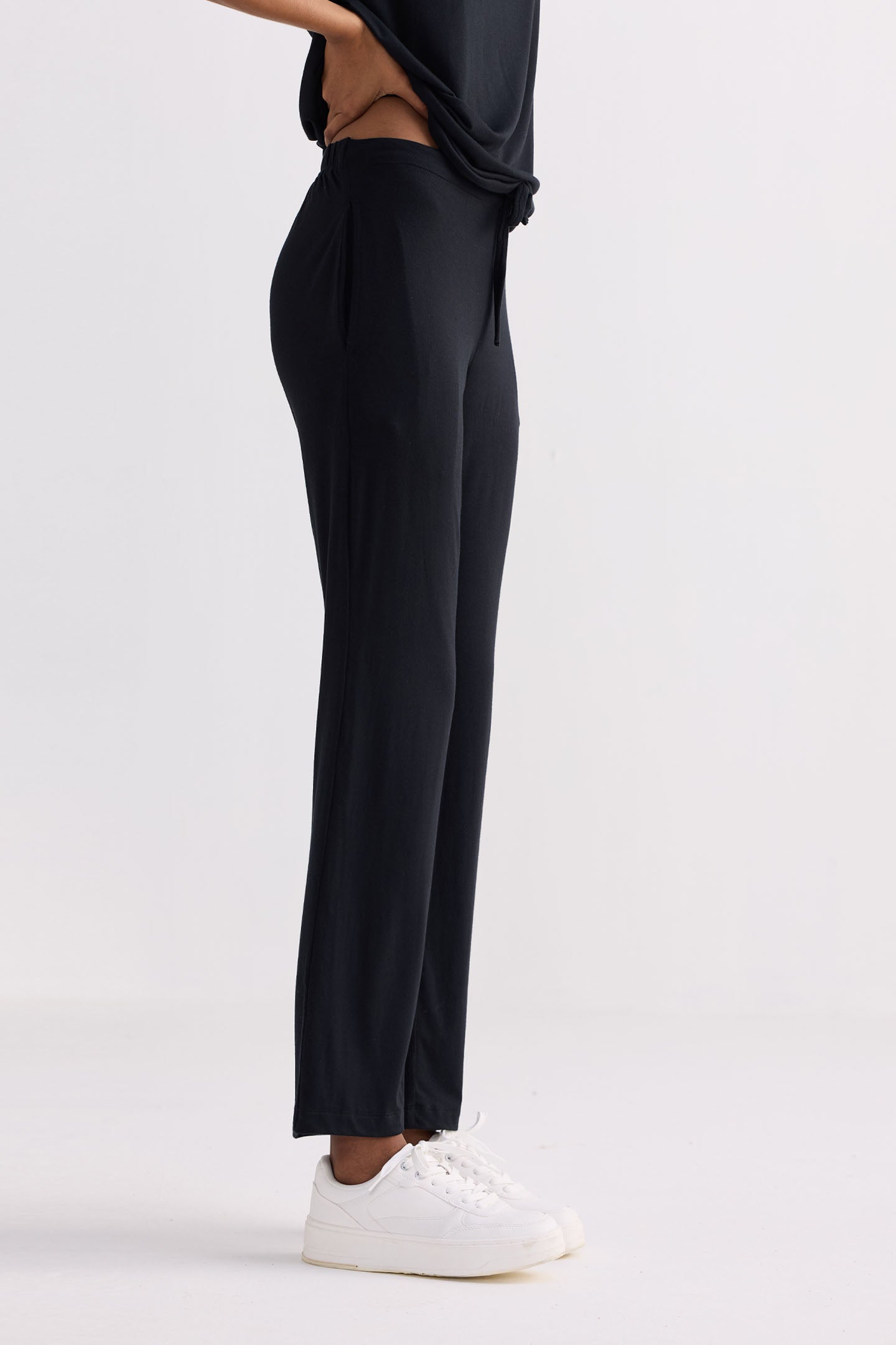 Reistor Wide Leg Pant in Black