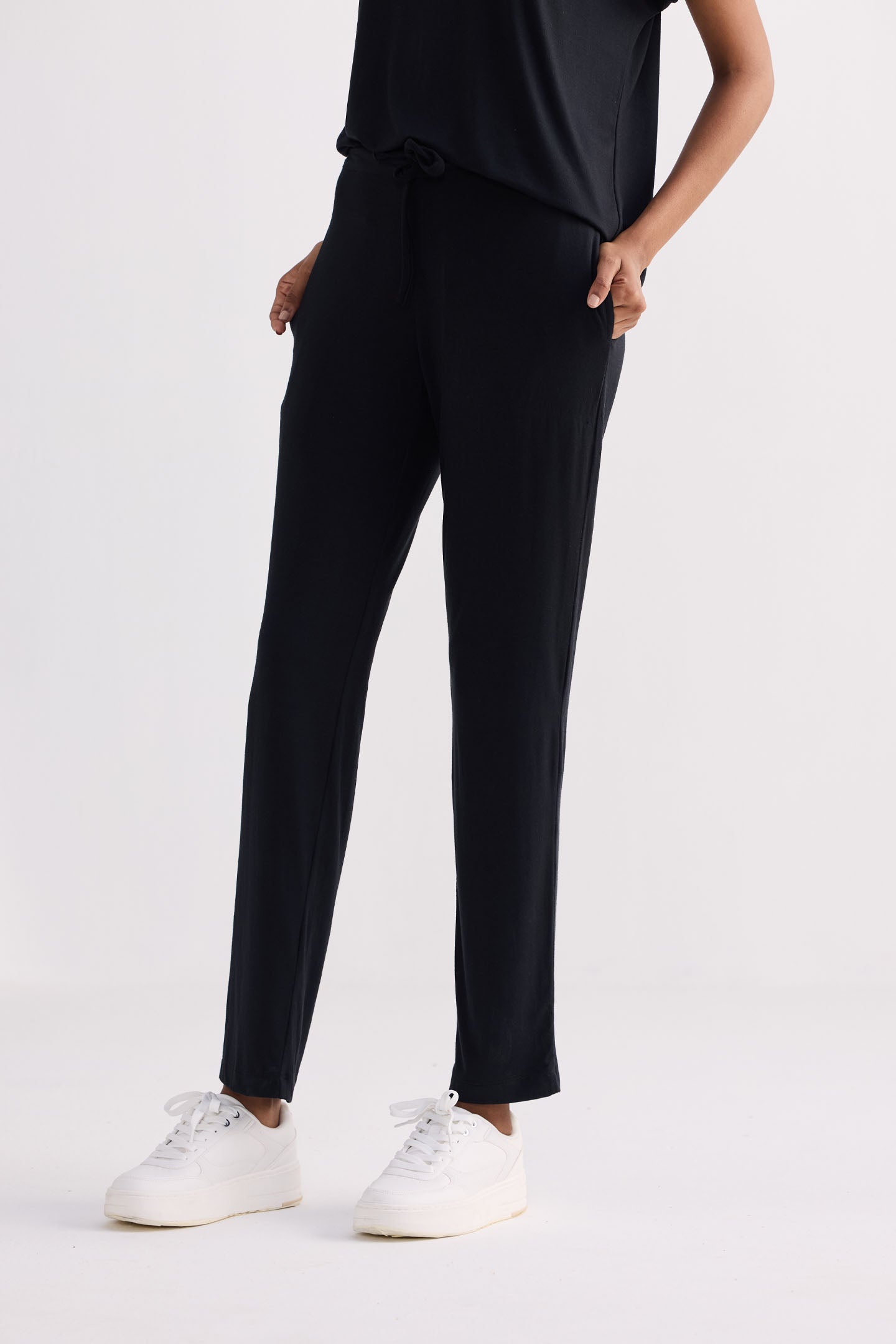 Reistor Wide Leg Pant in Black