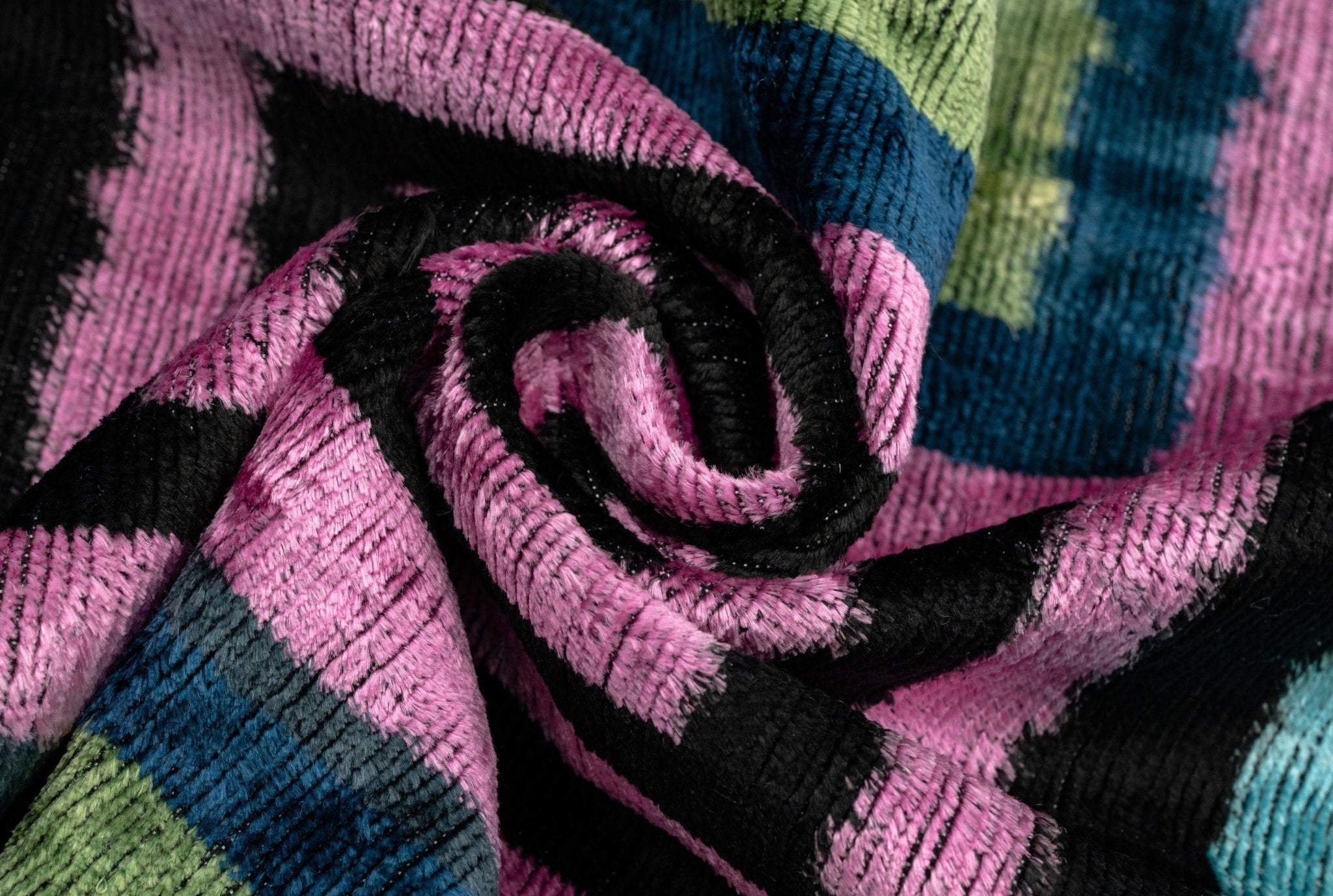 Canvello Handmade Geometric Velvet Throw Pillow With Vibrant Pink Blue Green - Perfect For Modern Interiors - 16x24 In