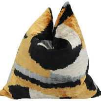 Canvello Handmade Gold Velvet Throw Pillow - 18x18