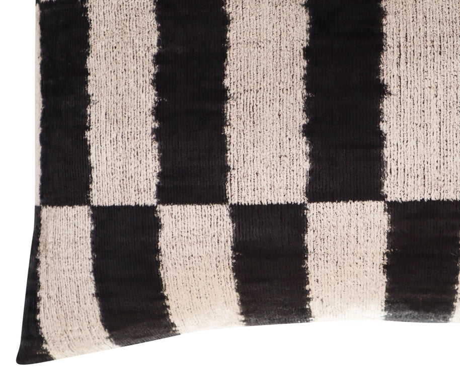 Canvello Luxury Decorative Black & White Throw Pillow | 16 X 24 In (40 X 60 Cm)