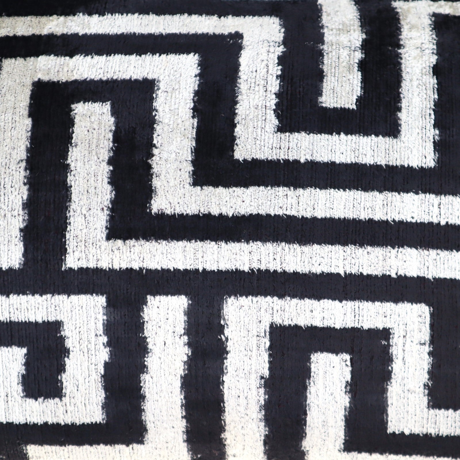 Canvello Luxury Decorative Black White Throw Pillow | 16 X 24 In (40 X 60 Cm)