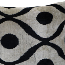 Canvello Luxury Decorative Black White Throw Pillow | 16 X 24 In (40 X 60 Cm)