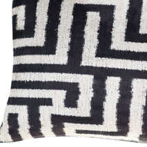 Canvello Luxury Decorative Black White Throw Pillow | 16 X 24 In (40 X 60 Cm)