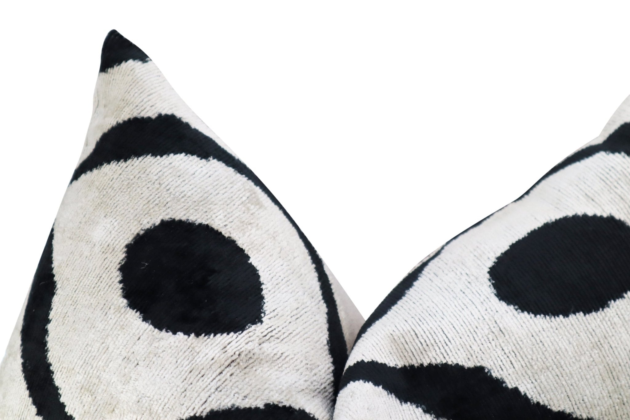 Canvello Luxury Decorative Black White Throw Pillow | 16 X 24 In (40 X 60 Cm)