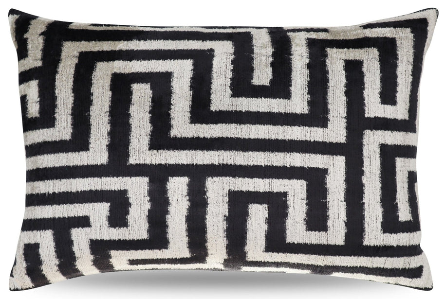 Canvello Luxury Decorative Black White Throw Pillow | 16 X 24 In (40 X 60 Cm)