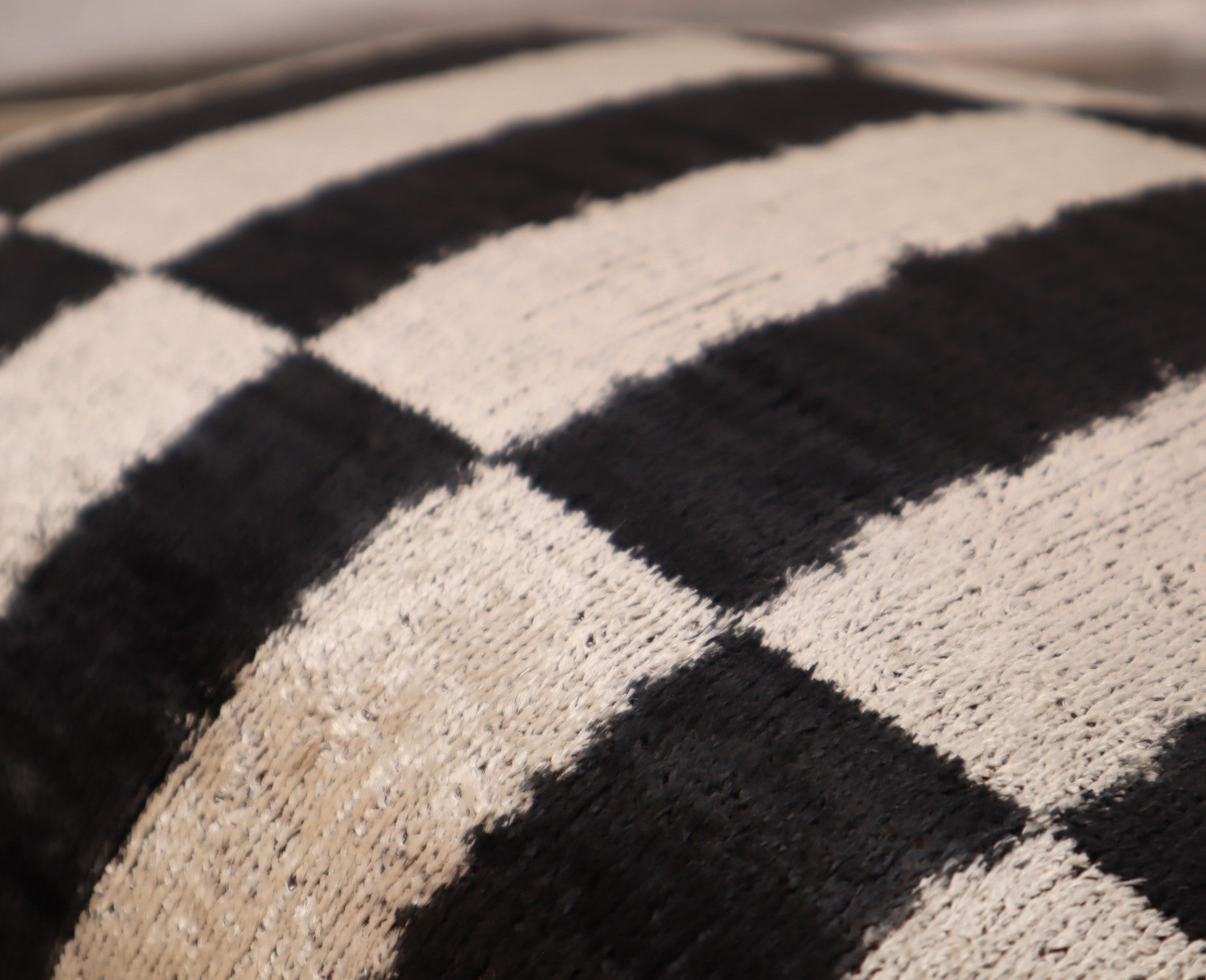 Canvello Luxury Decorative Black & White Throw Pillow | 16 X 24 In (40 X 60 Cm)