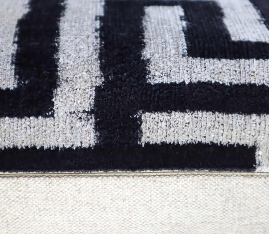 Canvello Luxury Decorative Black White Throw Pillow | 16 X 24 In (40 X 60 Cm)