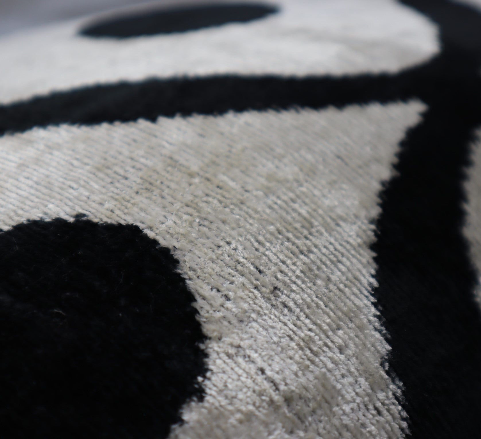 Canvello Luxury Decorative Black White Throw Pillow | 16 X 24 In (40 X 60 Cm)