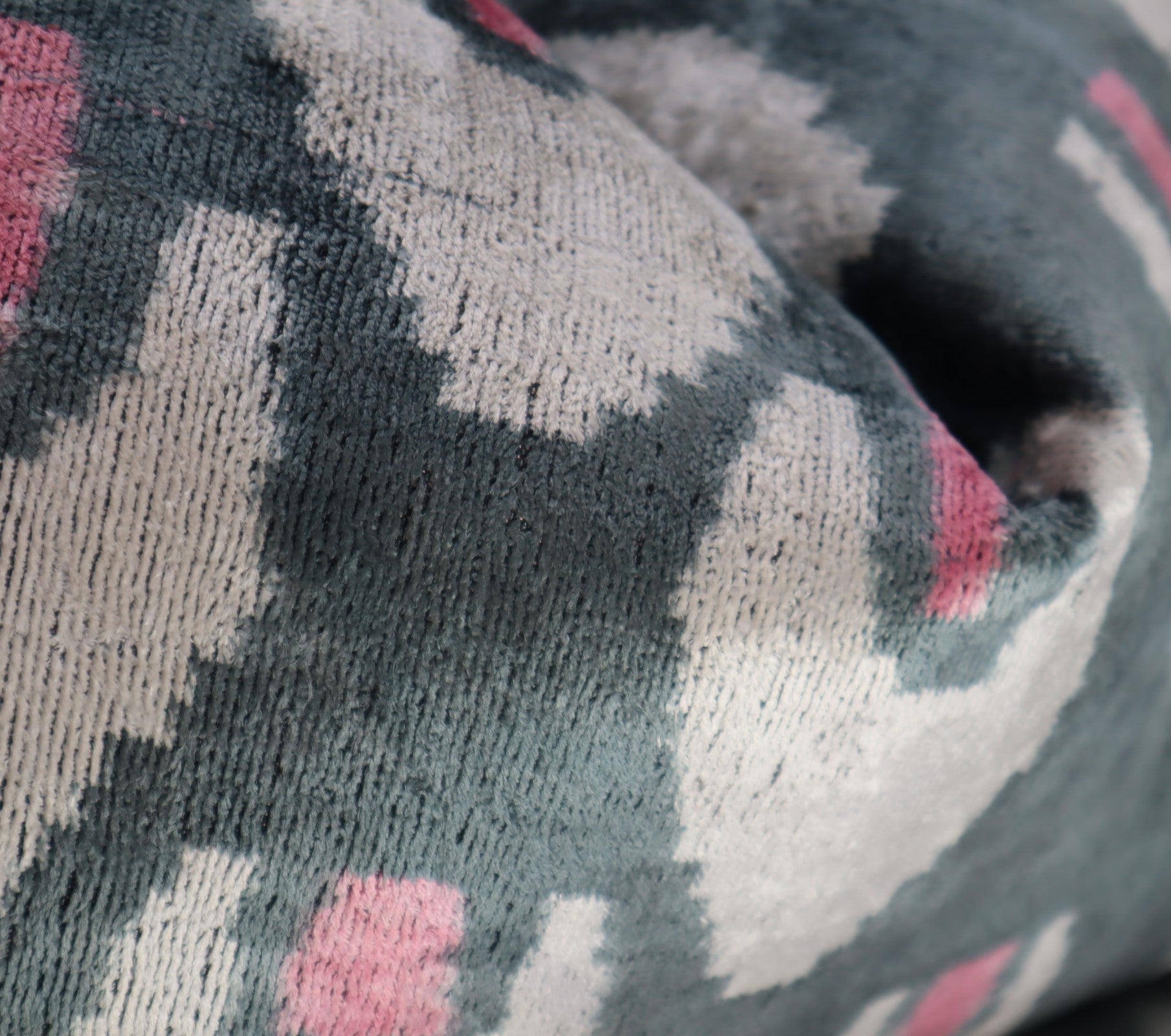 Canvello Luxury Gray Pink Pillow For Couch | 16 X 24 In (40 X 60 Cm)