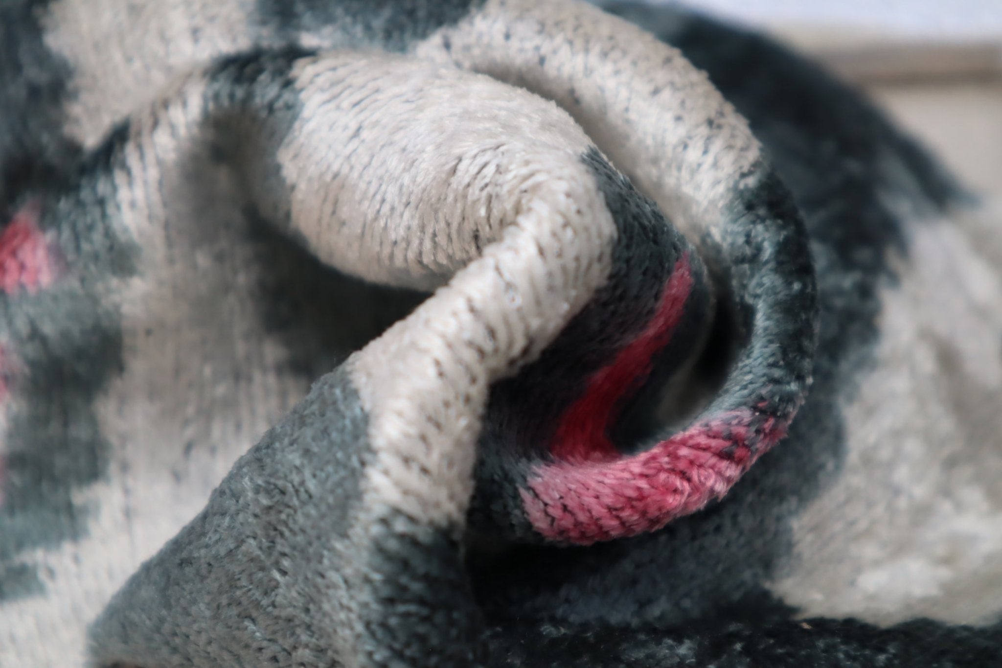 Canvello Luxury Gray Pink Pillow For Couch | 16 X 24 In (40 X 60 Cm)