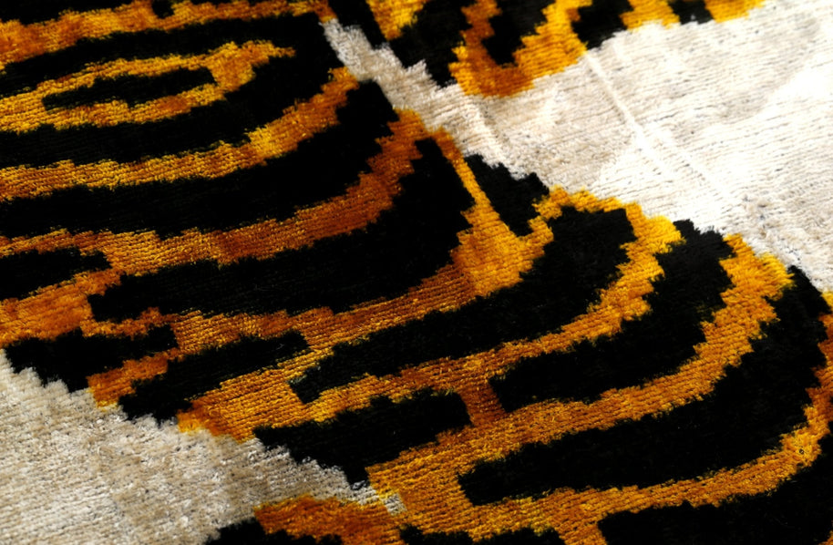 Canvello Luxury Velvet Lumbar Pillow,Tiger Design In Golden, Black, High-Quality 16x24 In Decorative Accent For Sofas, Couches, And Interior Design