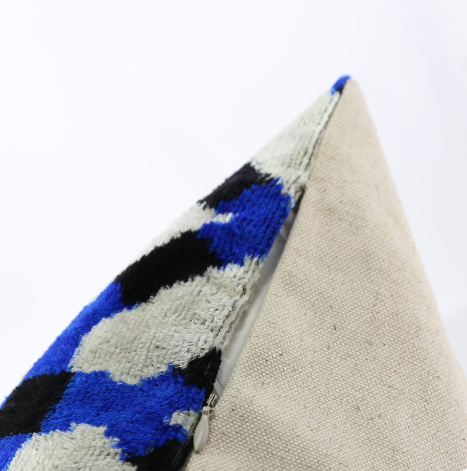 Handmade Velvet Throw Pillow With Blue And Black Geometric Design - High-Quality 20x20 Inch Decorative Accent With Premium Down Feather Insert