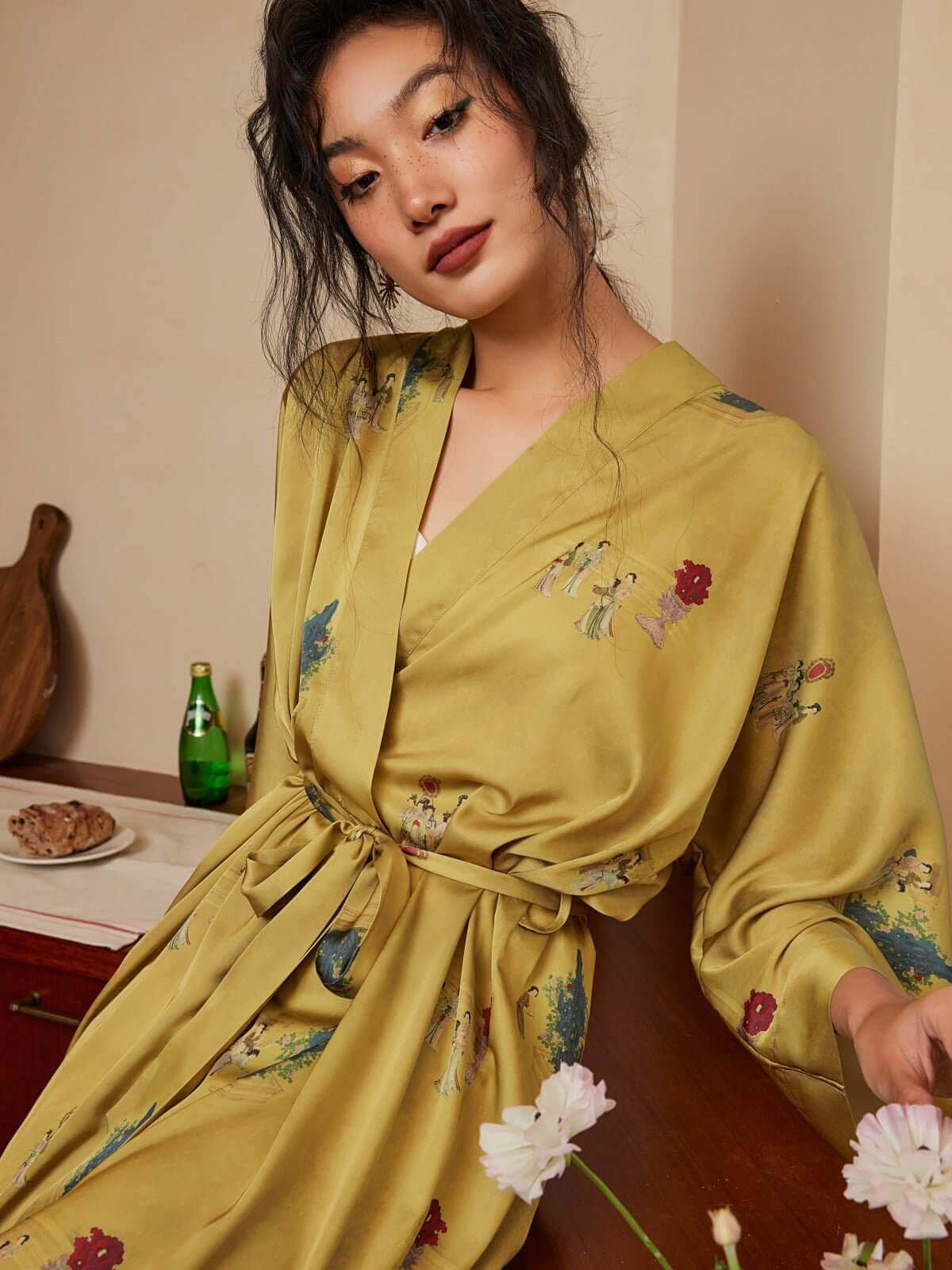 Ulivary Short Kimono Robe Murals