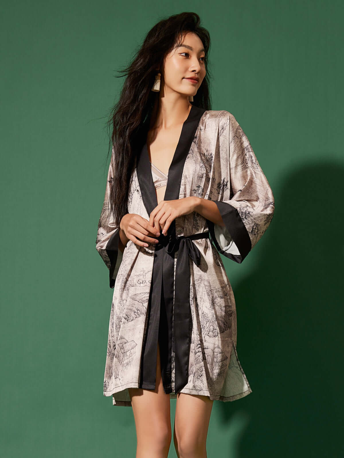 Ulivary Short Kimono Robe Ink Painting
