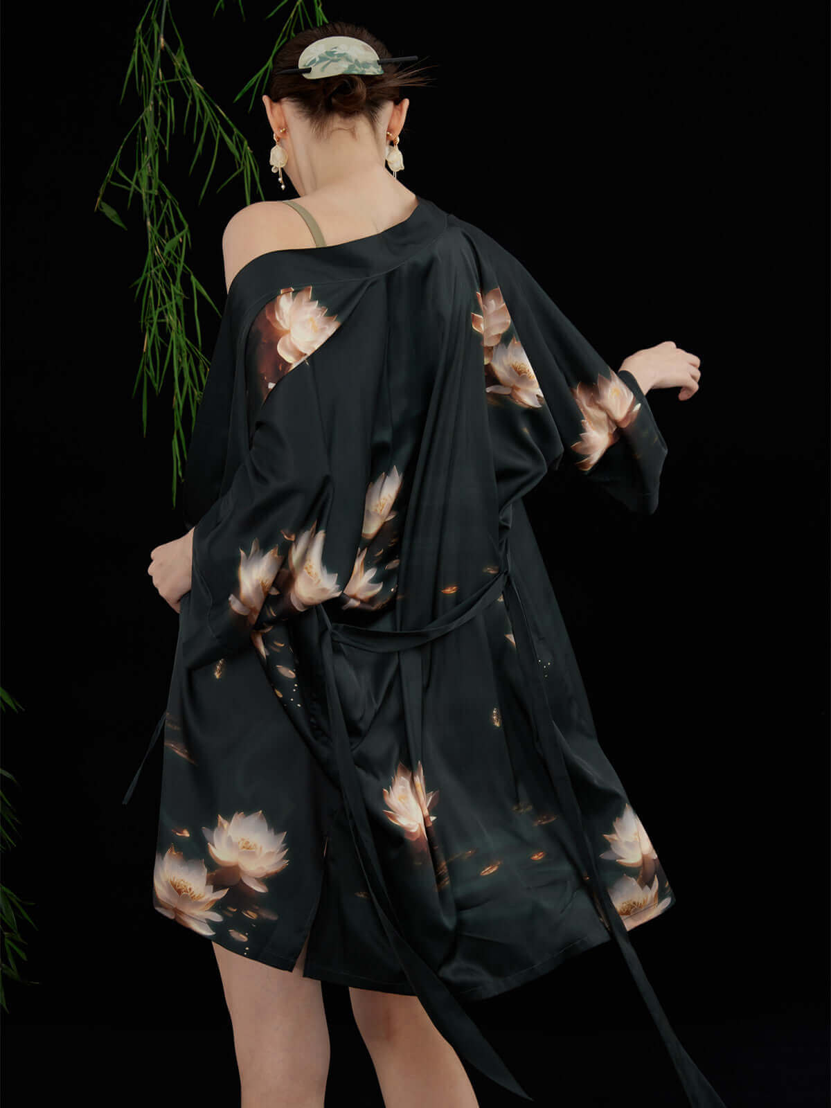 Ulivary Short Kimono Robe Golden Lotus