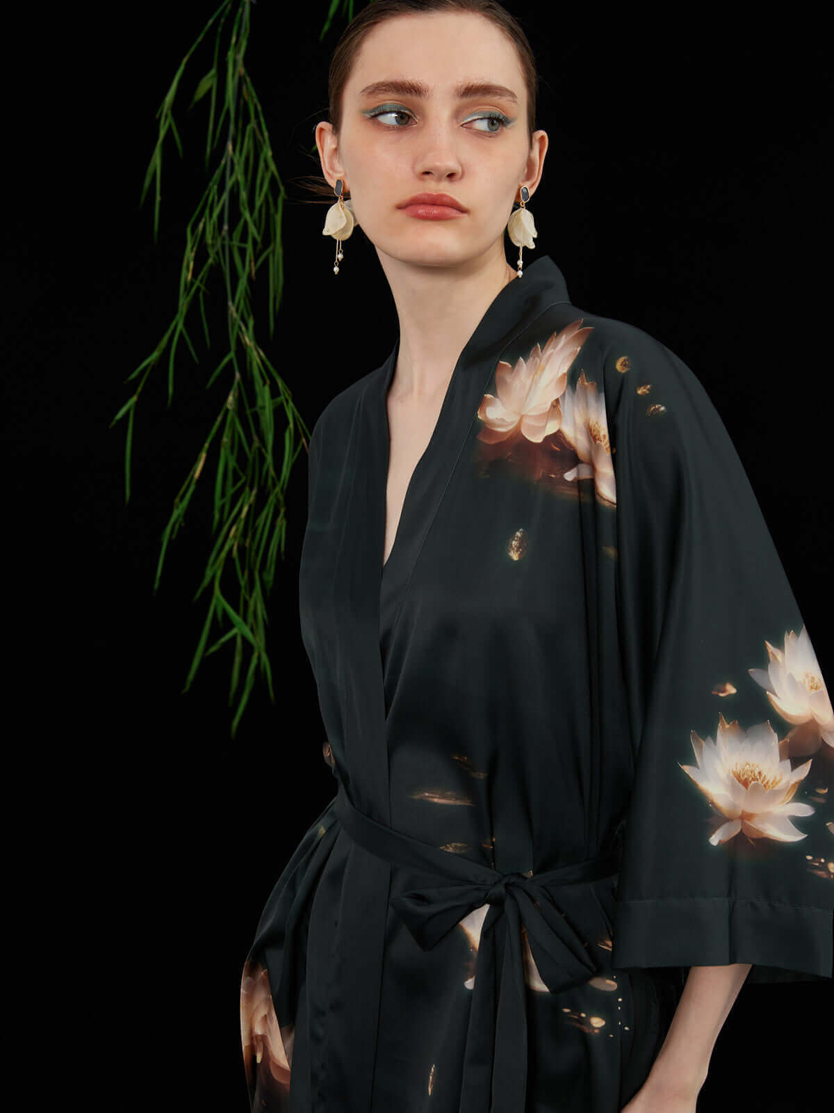 Ulivary Short Kimono Robe Golden Lotus