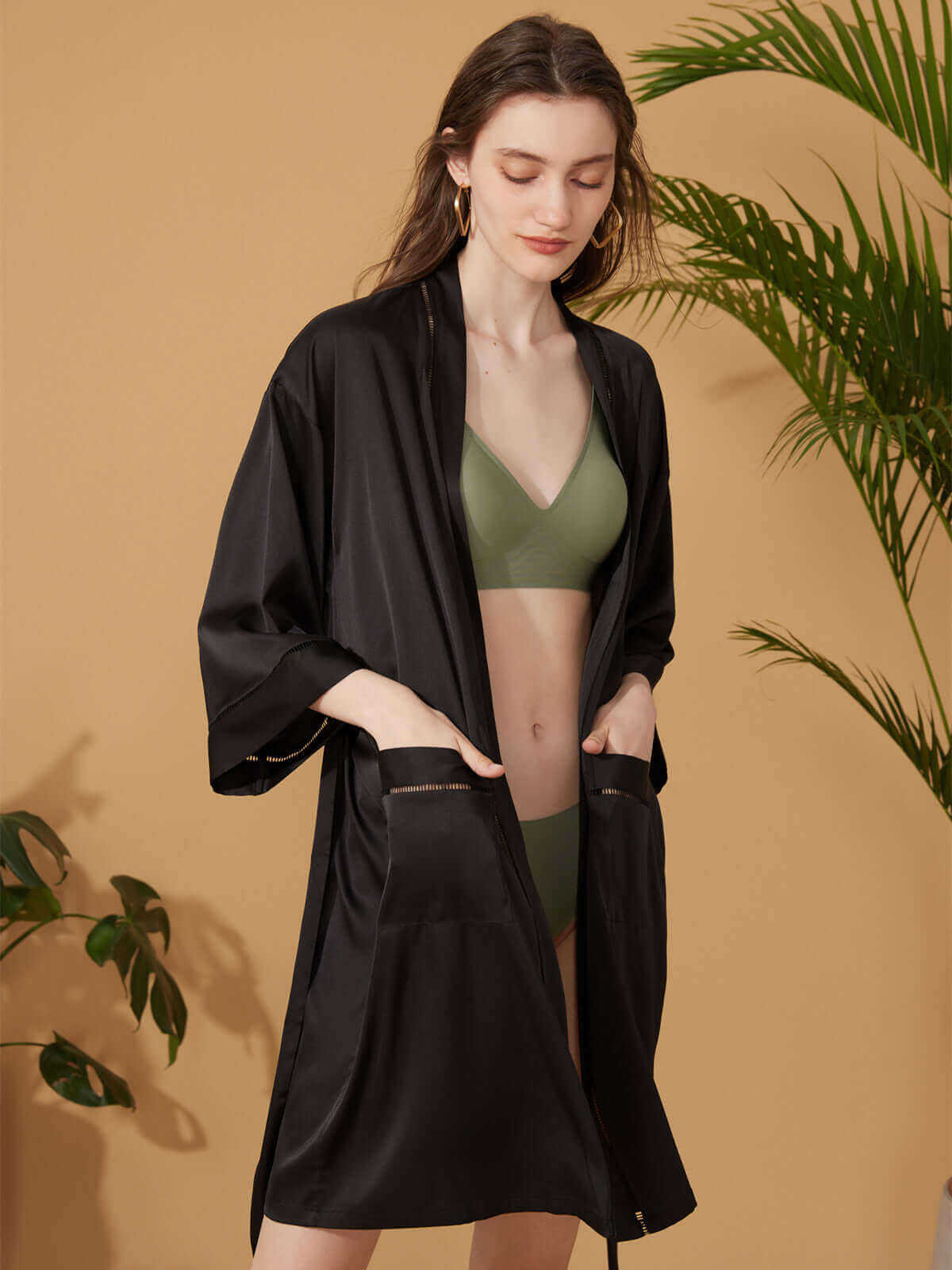 Ulivary Elegant Hollow Out Detail Short Robe With Pockets